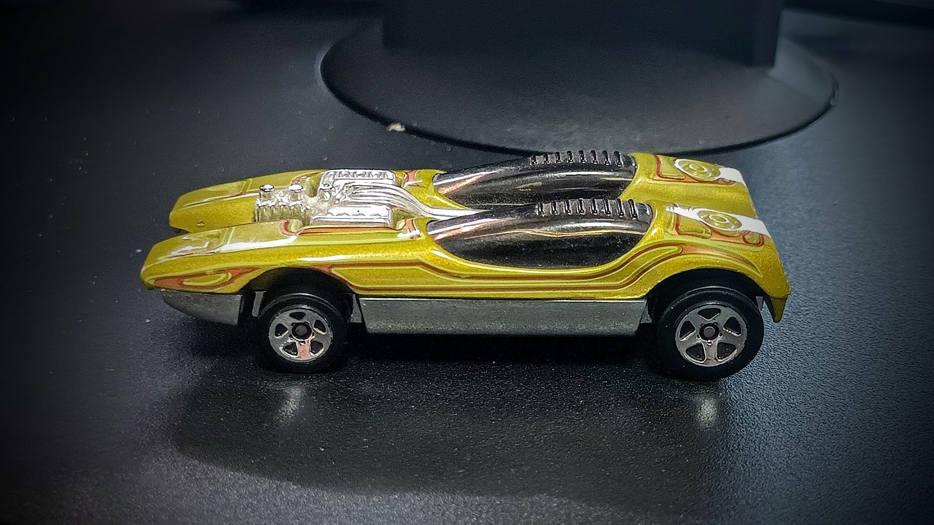 Splittin' Image - Side view