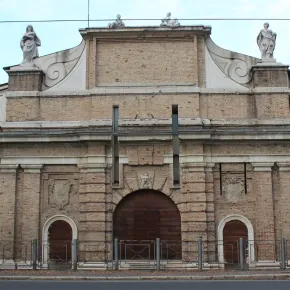 porta san francesco vista frontale